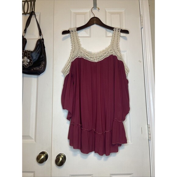 Jodifl Tops - Jodifl Boho Sleeveless Blouse Size L Crochet Lace Trim Burgundy Ruffle Hem Top